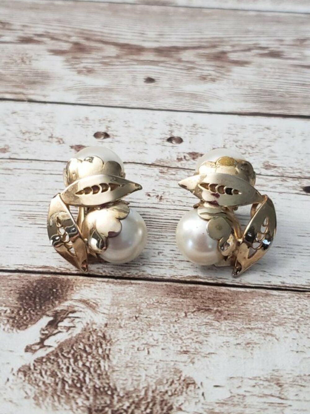 Vintage Clip On Earrings Gold Tone & Faux Pearl Leaves & Berries